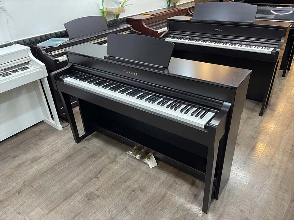 YAMAHA CLP-635 R - Đàn Piano Yamaha tại Elite Piano