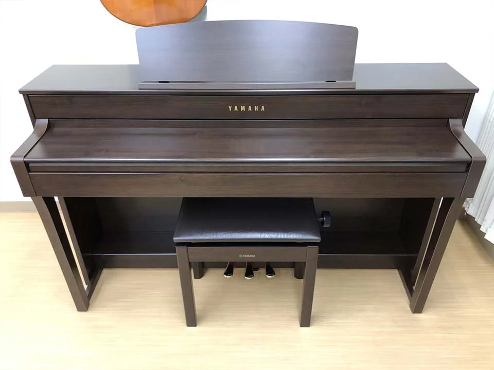 YAMAHA CLP-645 R