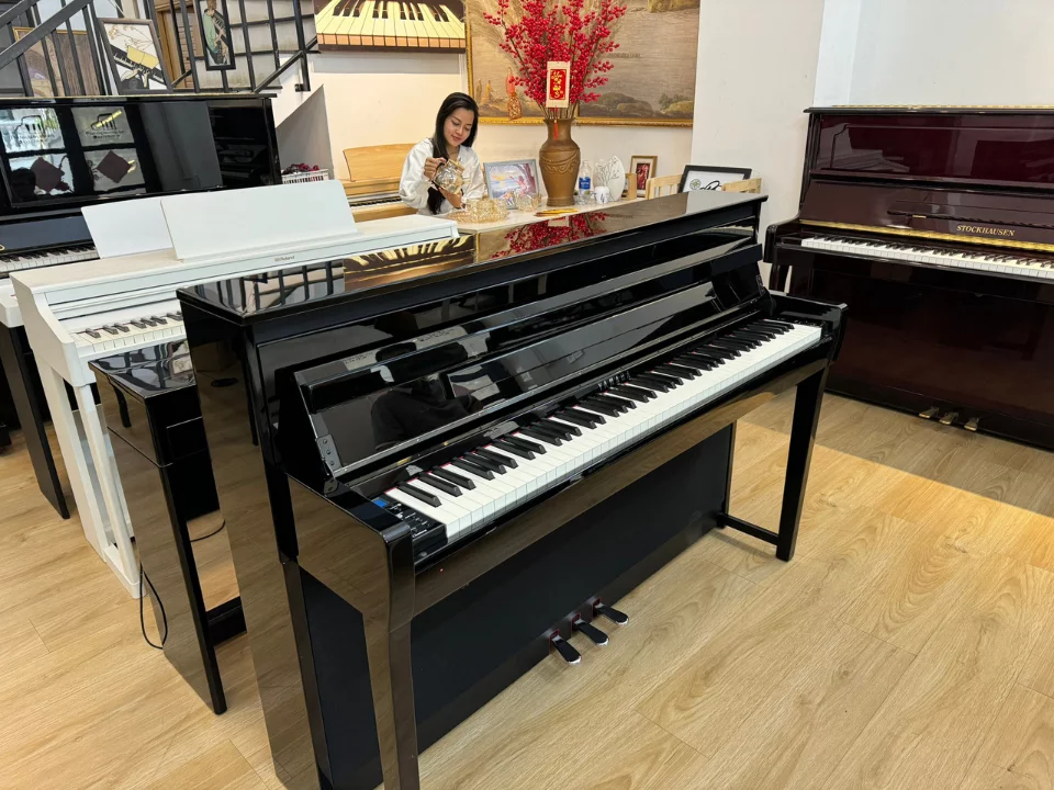Review YAMAHA CLP-685 PE – Hình ảnh thực tế tại showroom Elite Piano