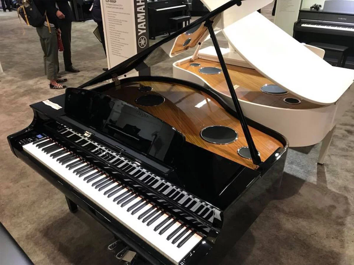 Showroom Elite Piano trưng bày đàn Yamaha CLP-695 GP WH