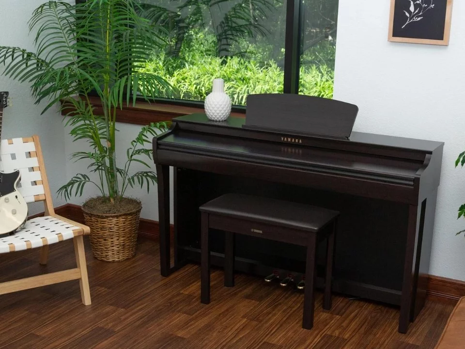YAMAHA CLP-725 R