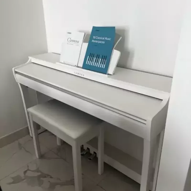 YAMAHA CLP-725 WH