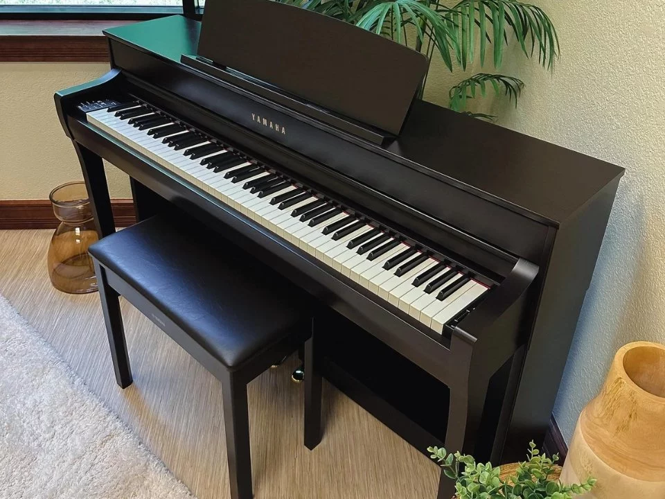 YAMAHA CLP-745 R