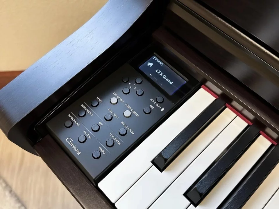 YAMAHA CLP-745 R tại Elite Piano TP.HCM – Không gian trưng bày