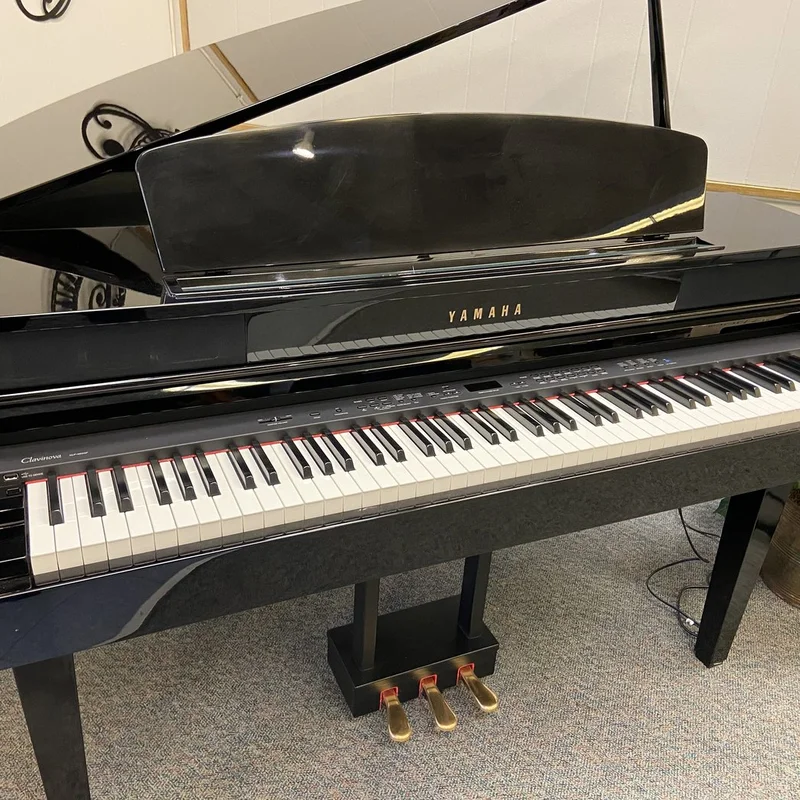 Review YAMAHA CLP-765GP WH (USED) – Hình ảnh thực tế tại showroom Elite Piano