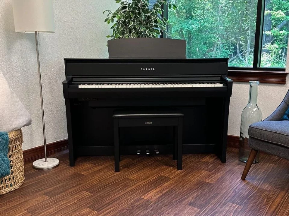YAMAHA CLP-775 B - Đàn Piano Yamaha tại Elite Piano
