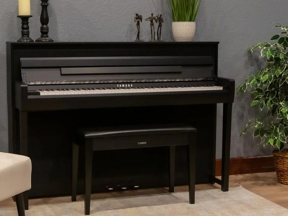 YAMAHA CLP-785 B – Toàn cảnh thiết kế tại Elite Piano