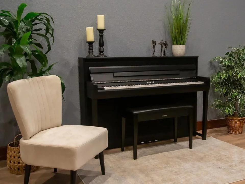 YAMAHA CLP-785 B - Đàn Piano Yamaha tại Elite Piano