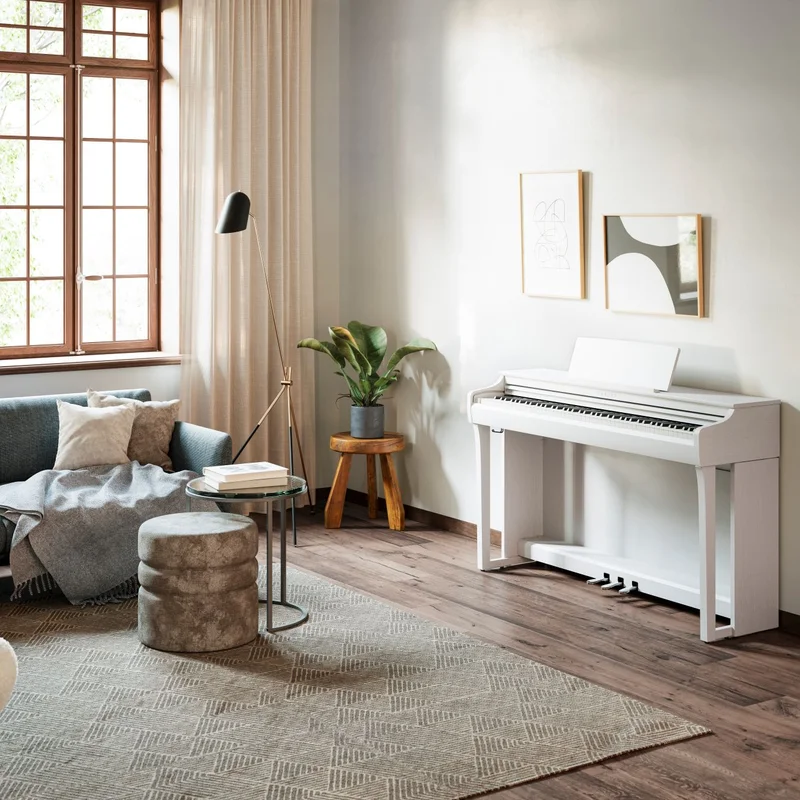 YAMAHA CLP-825 WH