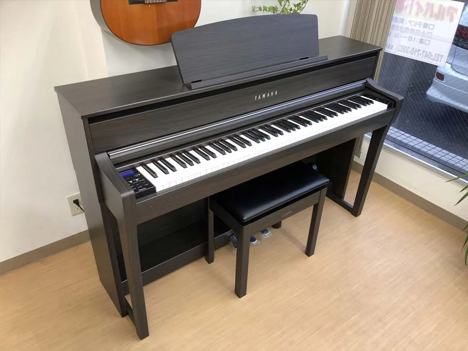 YAMAHA CLP-675 DW