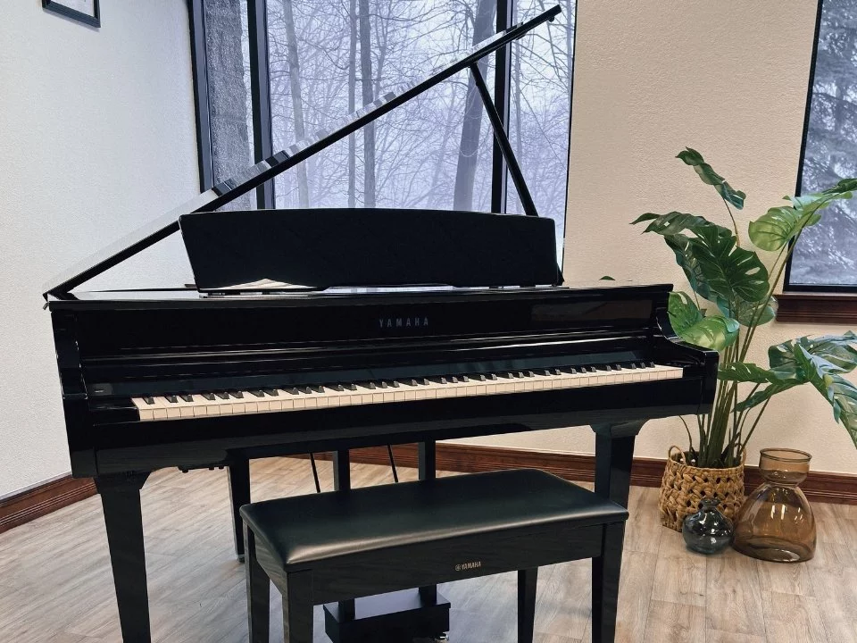YAMAHA CSP-295GP PE – Ghế đàn và phụ kiện đi kèm