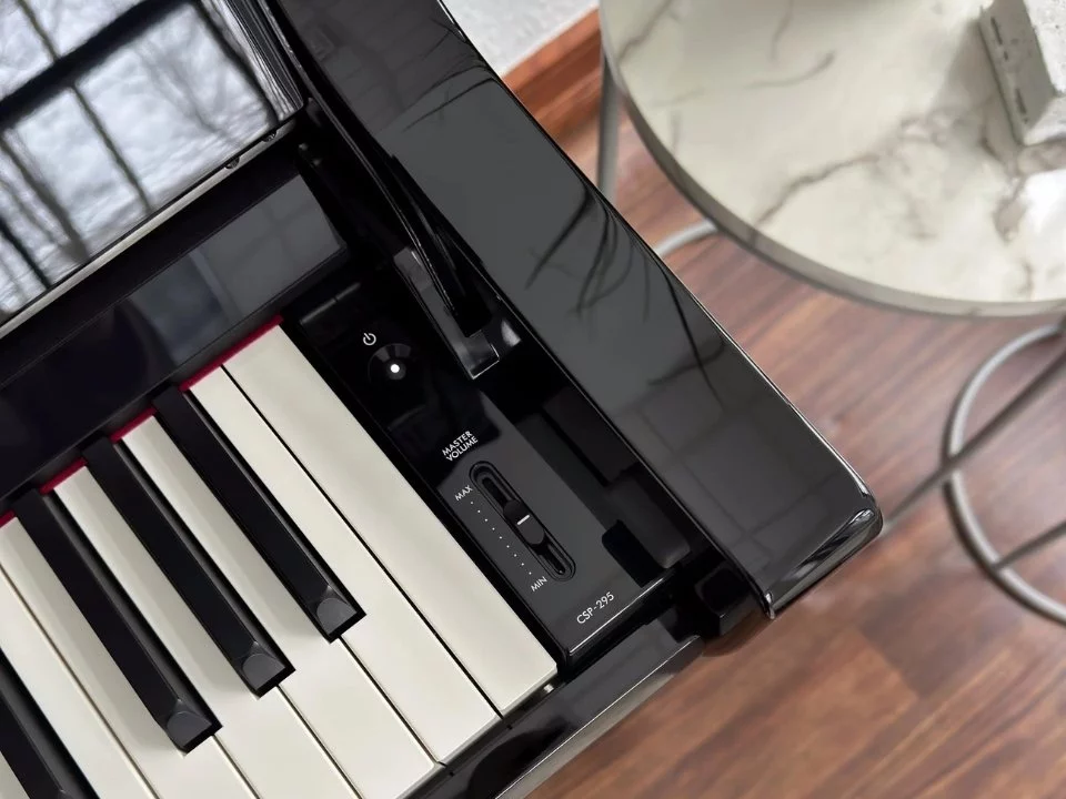 YAMAHA CSP-295 – Mặt sau và hệ thống dây đàn Yamaha