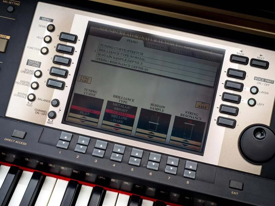 YAMAHA CVP-207 R