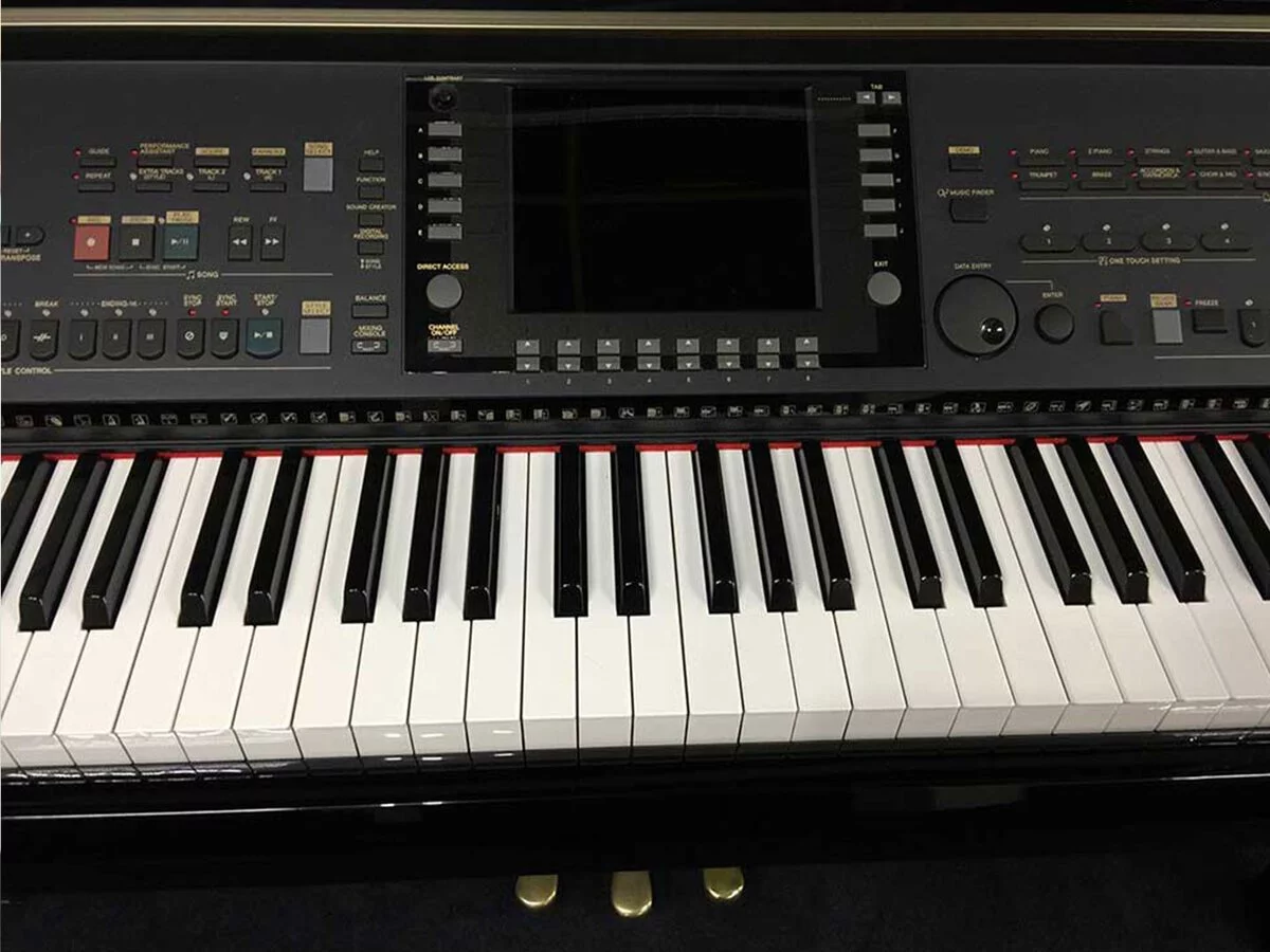 YAMAHA CVP-303 R – Toàn cảnh thiết kế tại Elite Piano