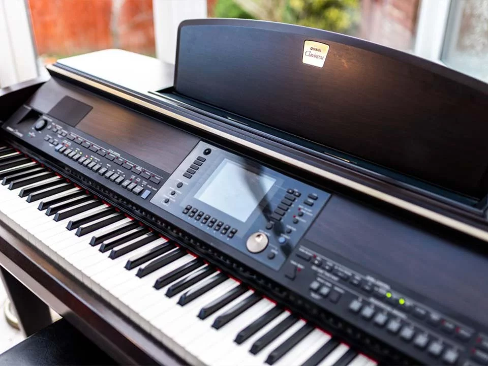 Review YAMAHA CVP-405 R – Hình ảnh thực tế tại showroom Elite Piano