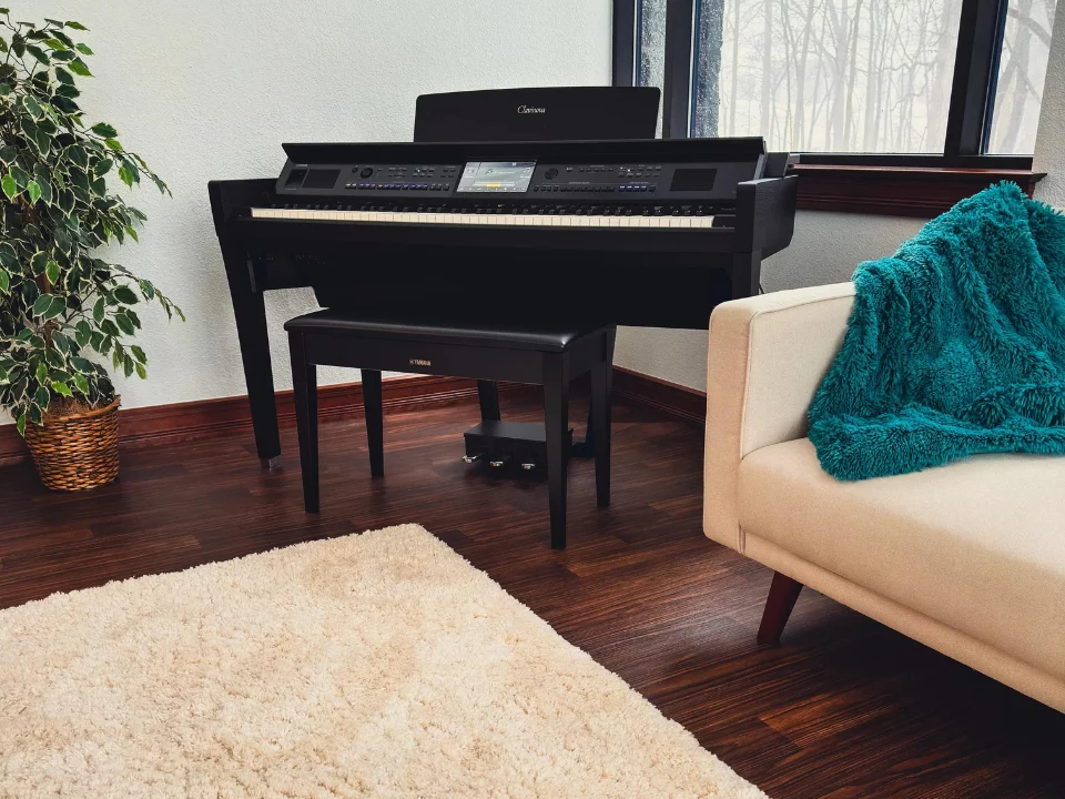 Yamaha CVP-909 B