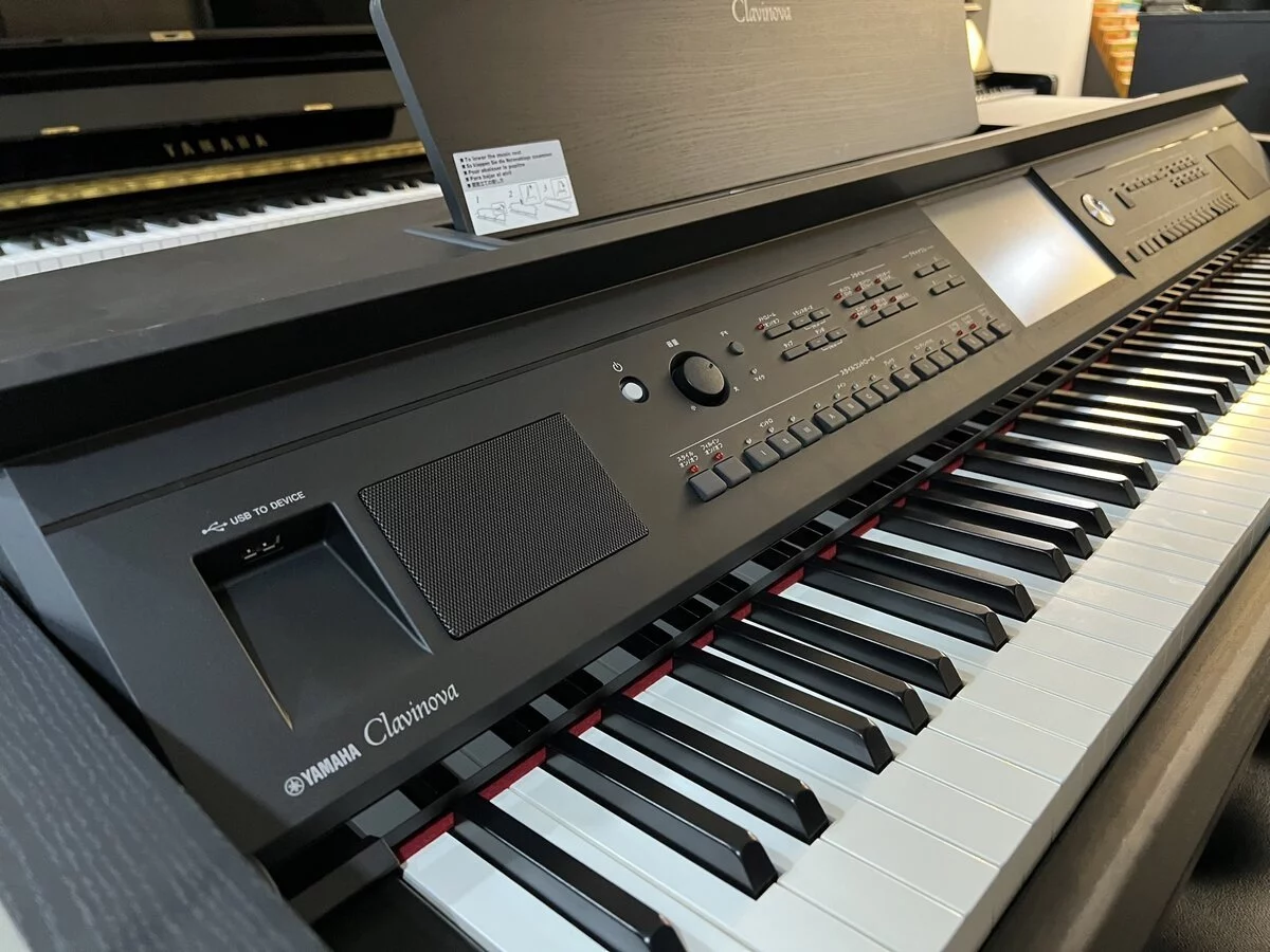 Đàn piano Yamaha YAMAHA CVP-709 B – Chi tiết bàn phím