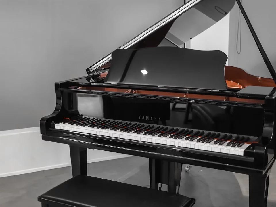 YAMAHA GC2 PE (USED) – Toàn cảnh thiết kế tại Elite Piano