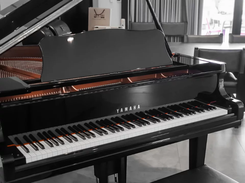 Đàn piano Yamaha YAMAHA GC2 PE – Chi tiết bàn phím