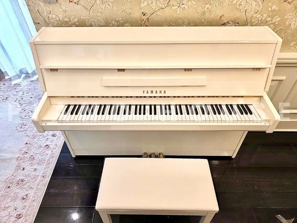 YAMAHA JU109 PWH - Đàn Piano Yamaha tại Elite Piano