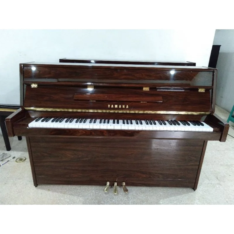 Đàn piano Yamaha YAMAHA JU109 Polish Walnut – Chi tiết bàn phím