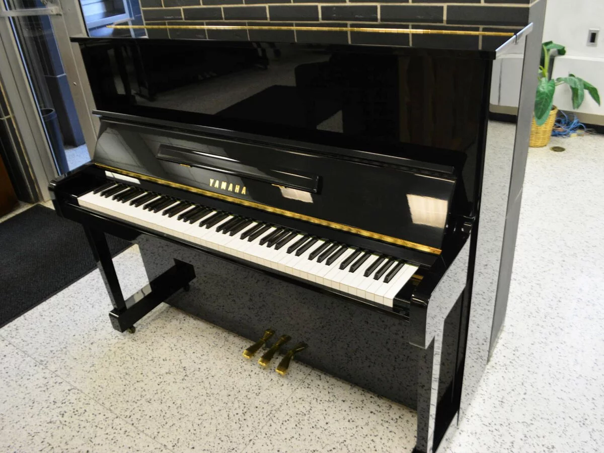 YAMAHA MC301 PE - Đàn Piano Yamaha tại Elite Piano
