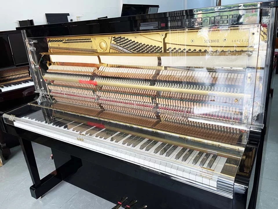 YAMAHA MX100R Crystal – Toàn cảnh thiết kế tại Elite Piano