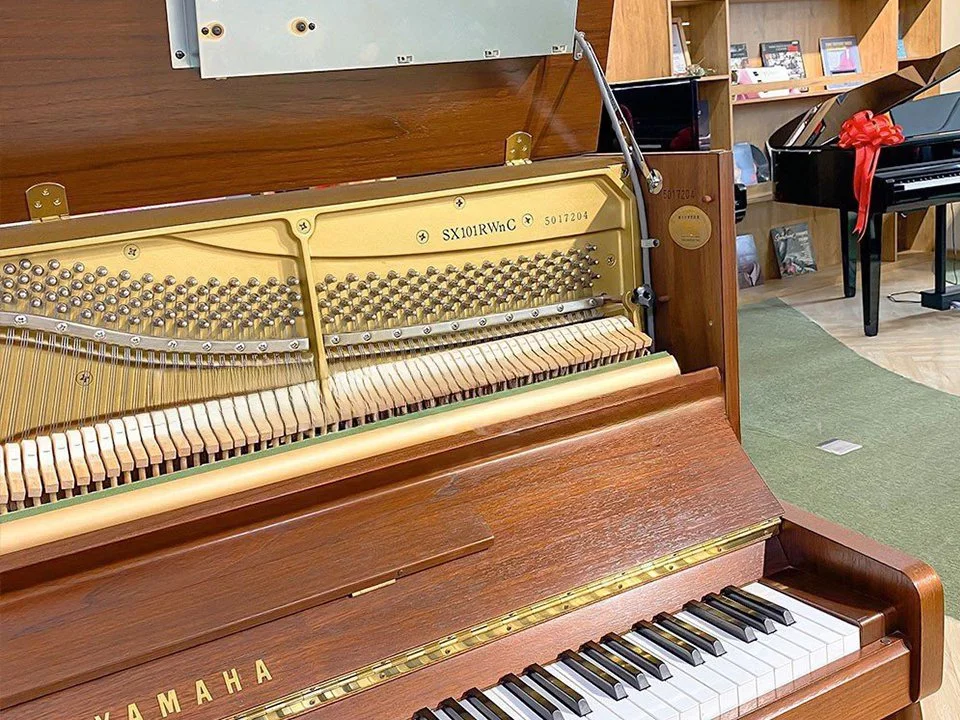 YAMAHA SX101RWNC – Toàn cảnh thiết kế tại Elite Piano