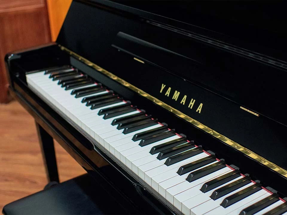 YAMAHA U100 – Toàn cảnh thiết kế tại Elite Piano