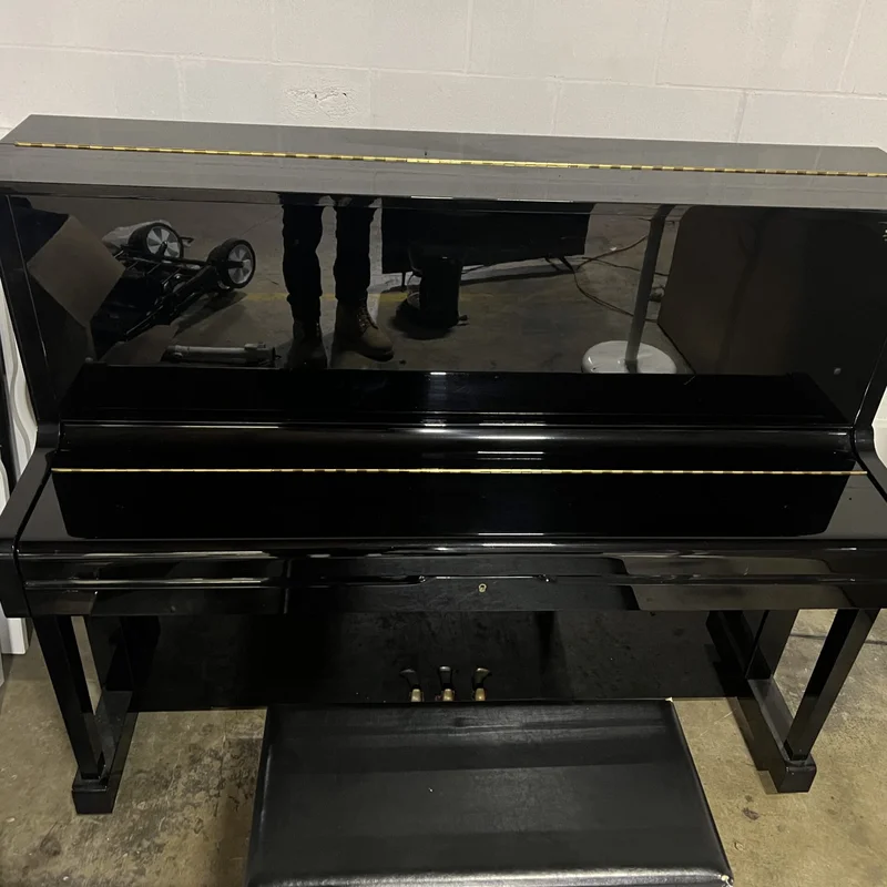 YAMAHA U1E Wn