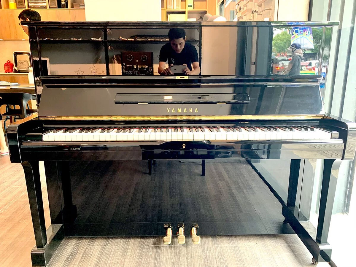 YAMAHA U1H
