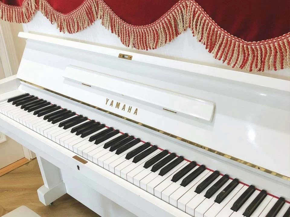 Đàn piano Yamaha Yamaha U2F WH – Chi tiết bàn phím
