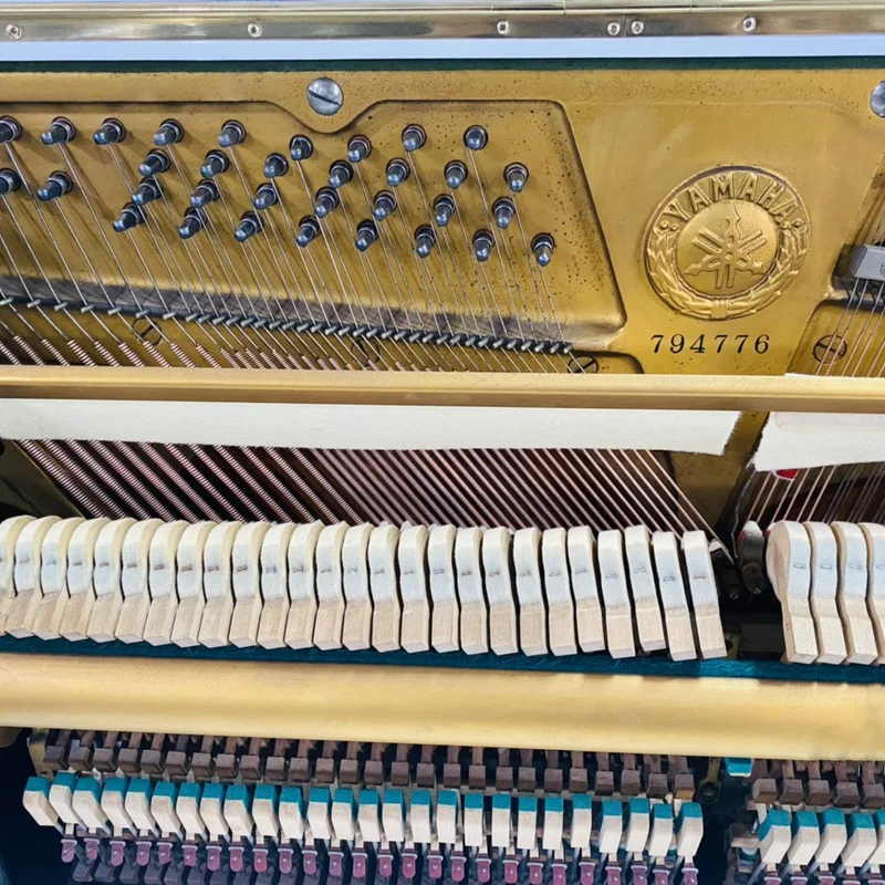 Review Yamaha U2F WH – Hình ảnh thực tế tại showroom Elite Piano