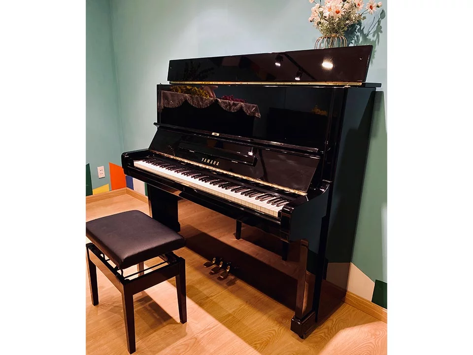 YAMAHA U2G