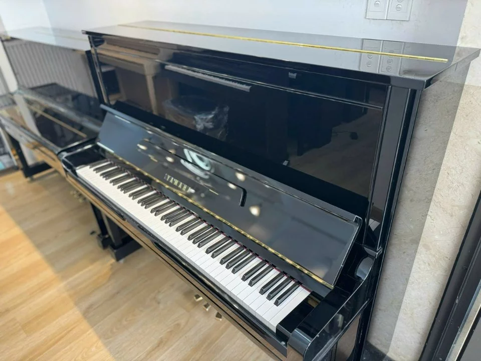 Review YAMAHA U300 – Hình ảnh thực tế tại showroom Elite Piano