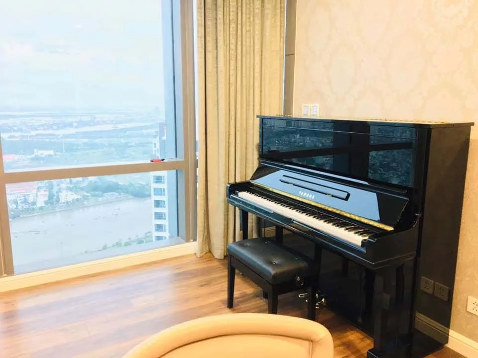 YAMAHA U300 tại Elite Piano TP.HCM – Không gian trưng bày