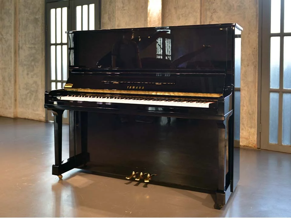 YAMAHA U30BL Disk Player - Đàn Piano Yamaha tại Elite Piano