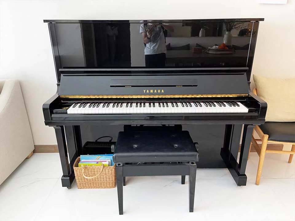 YAMAHA U30BL