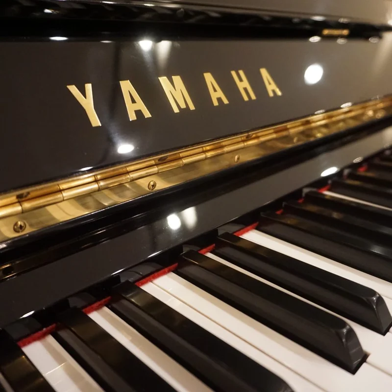 Review YAMAHA U30BL – Hình ảnh thực tế tại showroom Elite Piano