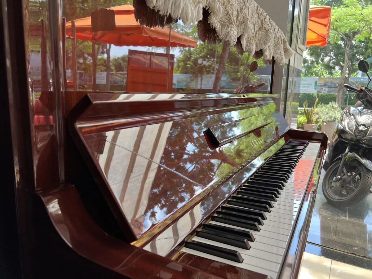 YAMAHA U3E Mh – Toàn cảnh thiết kế tại Elite Piano