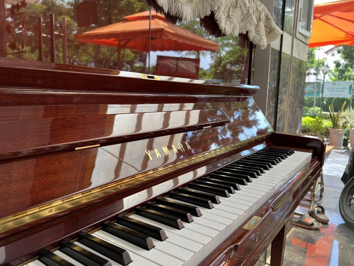 YAMAHA U3F Mh