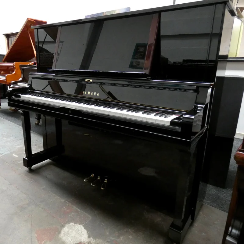 Review YAMAHA U5 WH – Hình ảnh thực tế tại showroom Elite Piano