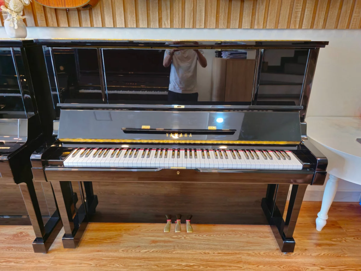 Review YAMAHA UX3 – Hình ảnh thực tế tại showroom Elite Piano