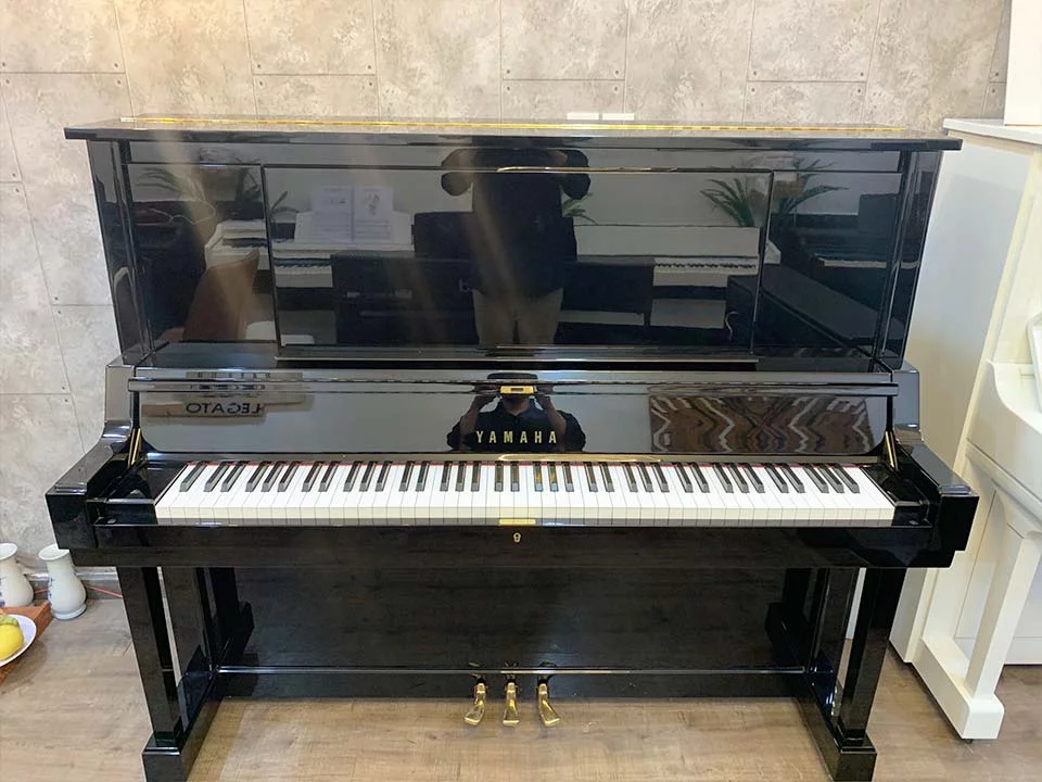 YAMAHA UX50BL Autoplay - Đàn Piano Yamaha tại Elite Piano