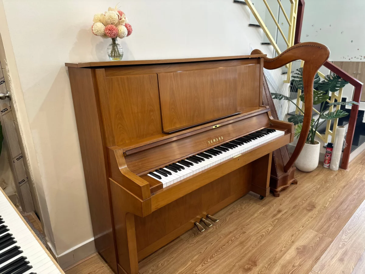 Review YAMAHA W101 Wn – Hình ảnh thực tế tại showroom Elite Piano