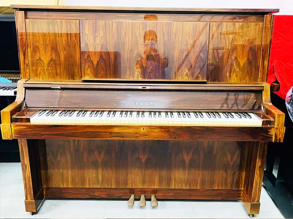 YAMAHA W101B PW - Đàn Piano Yamaha tại Elite Piano