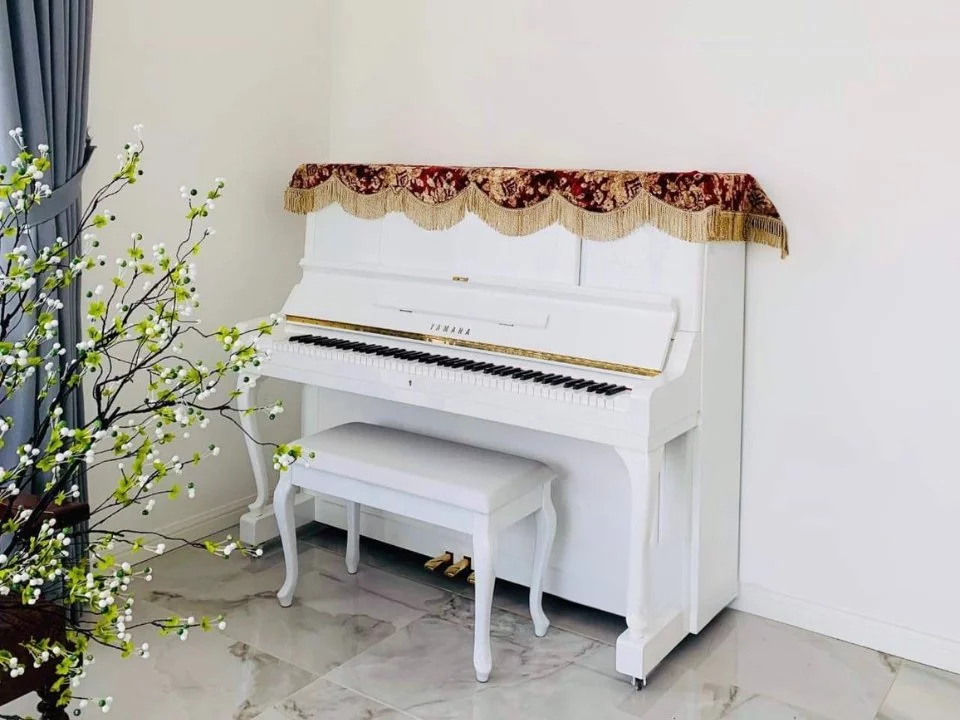 YAMAHA W106 WH - Đàn Piano Yamaha tại Elite Piano