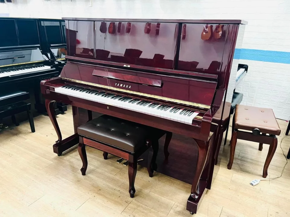 Showroom Elite Piano trưng bày YAMAHA W106BB