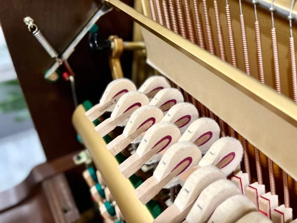 Review YAMAHA W110BC – Hình ảnh thực tế tại showroom Elite Piano