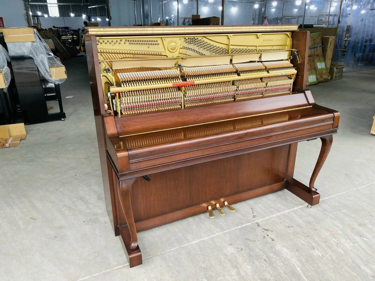 YAMAHA WX5A WnC – Mặt sau và hệ thống dây đàn Yamaha